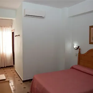 Pensión París, La Línea de la Concepción